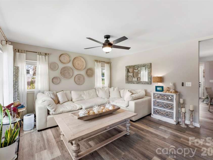 203 Blanche Avenue, Belmont, NC 28012.  MLS# CAR4362521, YatesRealty ID 12271. 