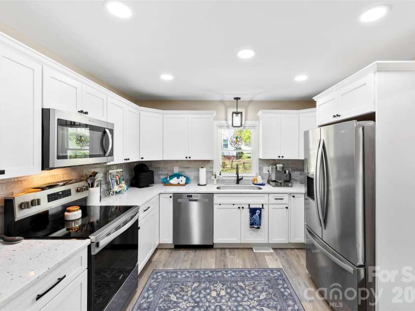 203 Blanche Avenue, Belmont, NC 28012.  MLS# CAR4362521, YatesRealty ID 12271. 