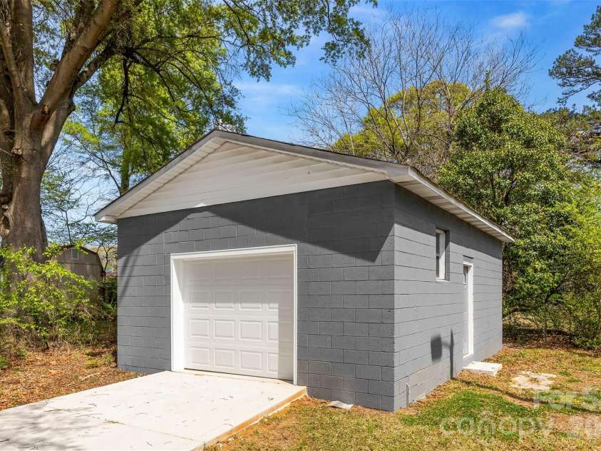 203 Blanche Avenue, Belmont, NC 28012.  MLS# CAR4362521, YatesRealty ID 12271. 