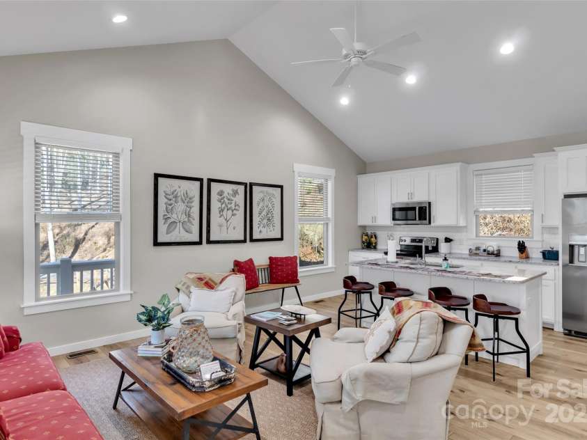 78 Rio Bravo Drive, Sylva, NC 28779.  MLS# CAR4210987, YatesRealty ID 12271. 