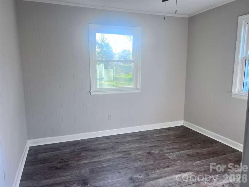 400 Chatham Avenue, Gaffney, SC 29340.  MLS# CAR4365144, YatesRealty ID 12274. 