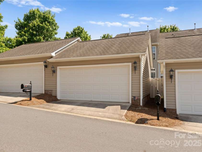 19143 Juanita Lane, Cornelius, NC 28031.  MLS# CAR4255587, YatesRealty ID 12275. 