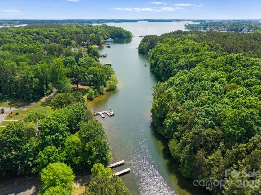 19143 Juanita Lane, Cornelius, NC 28031.  MLS# CAR4255587, YatesRealty ID 12275. 