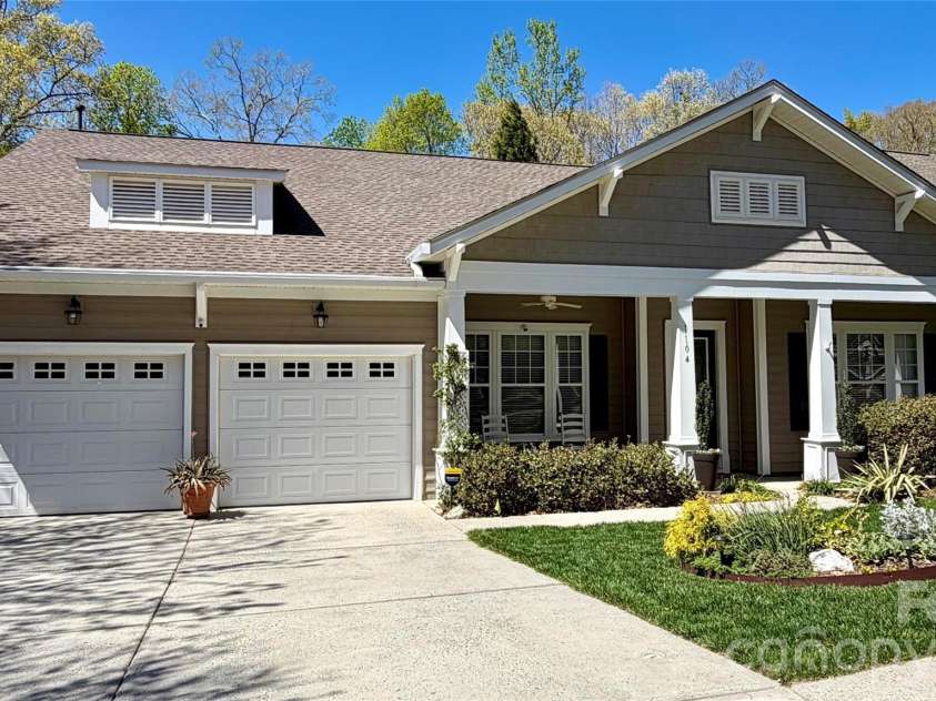 1104 Aringill Lane, Matthews, NC 28104.  MLS# CAR4354119, YatesRealty ID 12276. 