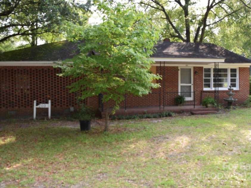 703 Blackmon Street, Bethune, SC 29009.  MLS# CAR4201231, YatesRealty ID 12276. 