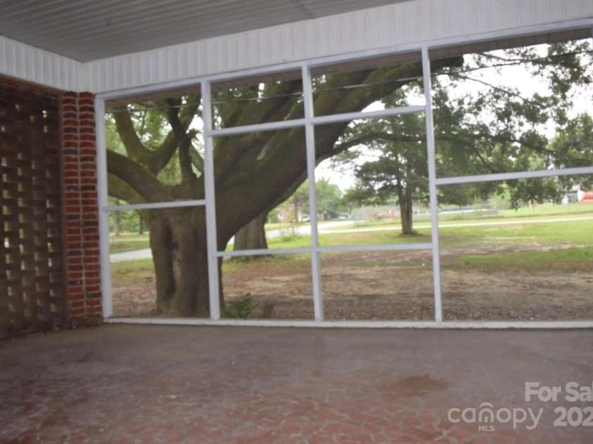 703 Blackmon Street, Bethune, SC 29009.  MLS# CAR4201231, YatesRealty ID 12276. 