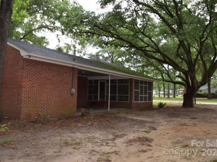 703 Blackmon Street, Bethune, SC 29009.  MLS# CAR4201231, YatesRealty ID 12276. 