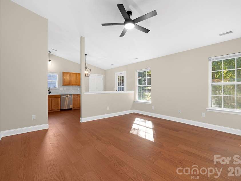 2012 Pheasant Glen Road, Charlotte, NC 28214.  MLS# CAR4365870, YatesRealty ID 12277. 