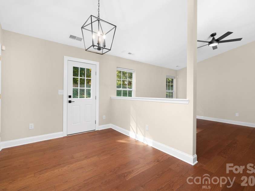 2012 Pheasant Glen Road, Charlotte, NC 28214.  MLS# CAR4365870, YatesRealty ID 12277. 