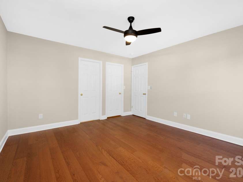 2012 Pheasant Glen Road, Charlotte, NC 28214.  MLS# CAR4365870, YatesRealty ID 12277. 
