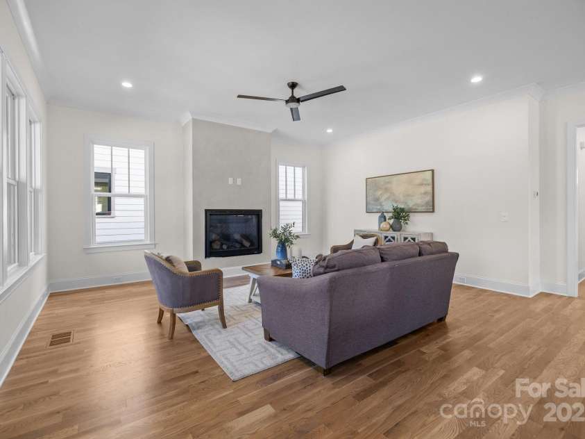 1824 Haines Street, Charlotte, NC 28216.  MLS# CAR4222128, YatesRealty ID 12278. Family room