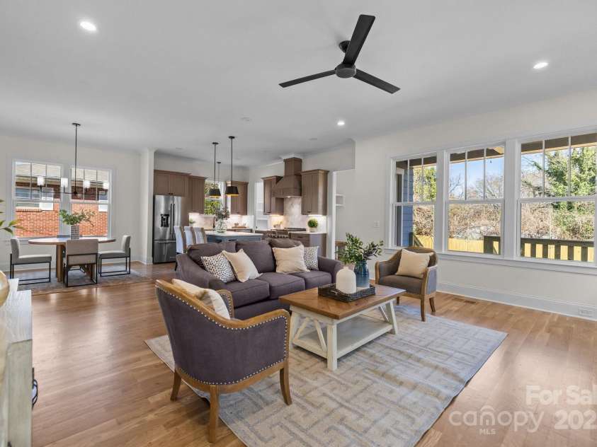 1824 Haines Street, Charlotte, NC 28216.  MLS# CAR4222128, YatesRealty ID 12278. Family room, kitchen, dining area