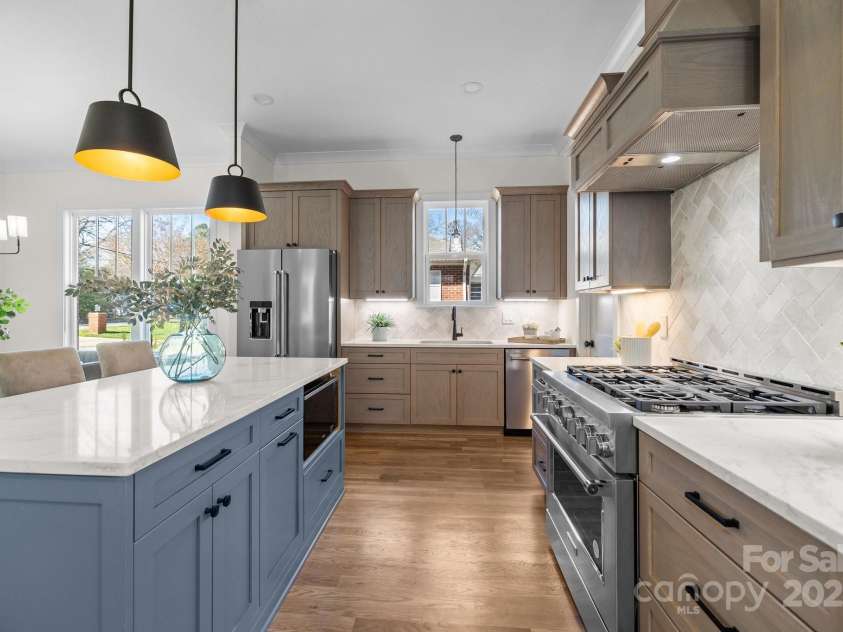 1824 Haines Street, Charlotte, NC 28216.  MLS# CAR4222128, YatesRealty ID 12278. Kitchen