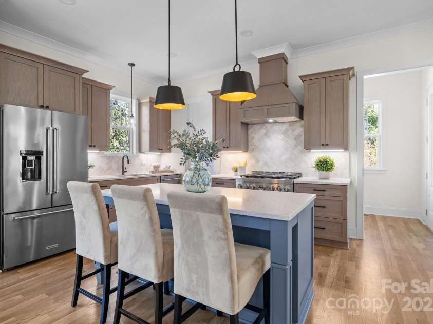 1824 Haines Street, Charlotte, NC 28216.  MLS# CAR4222128, YatesRealty ID 12278. Kitchen