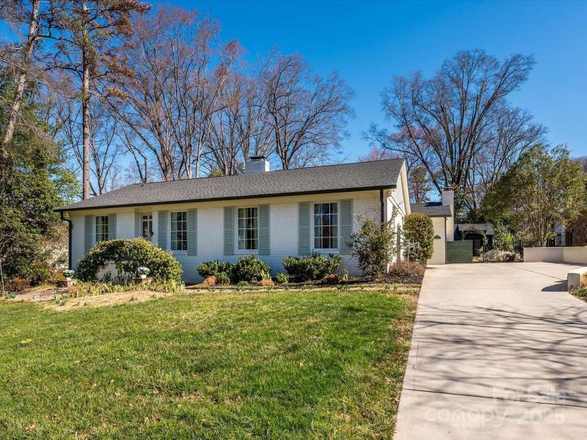 365 Anthony Circle, Charlotte, NC 28211.  MLS# CAR4226352, YatesRealty ID 1228. 
