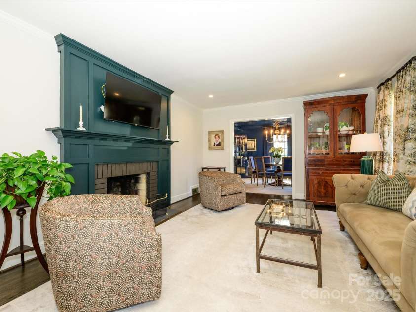 365 Anthony Circle, Charlotte, NC 28211.  MLS# CAR4226352, YatesRealty ID 1228. 