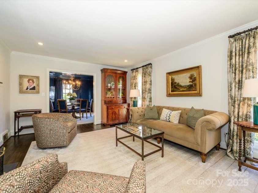 365 Anthony Circle, Charlotte, NC 28211.  MLS# CAR4226352, YatesRealty ID 1228. 