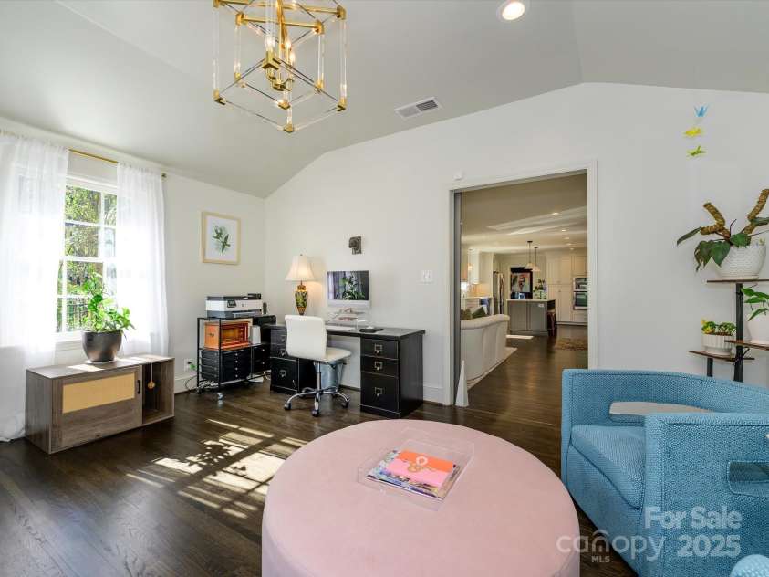 365 Anthony Circle, Charlotte, NC 28211.  MLS# CAR4226352, YatesRealty ID 1228. 