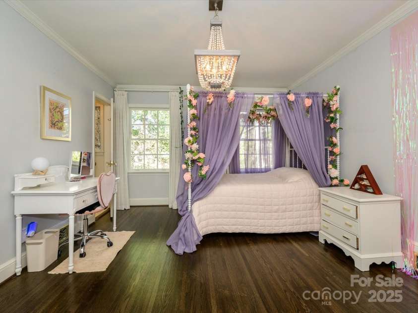 365 Anthony Circle, Charlotte, NC 28211.  MLS# CAR4226352, YatesRealty ID 1228. 