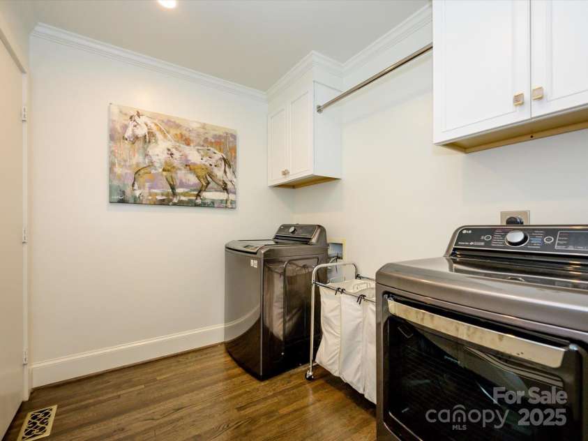365 Anthony Circle, Charlotte, NC 28211.  MLS# CAR4226352, YatesRealty ID 1228. 