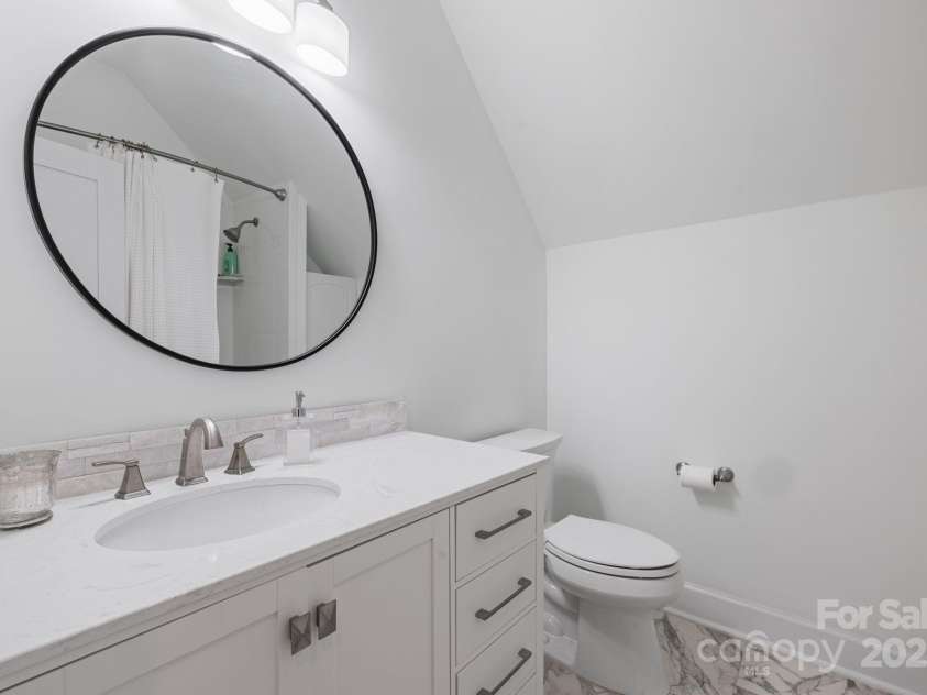 356 Yacht Road, Mooresville, NC 28117.  MLS# CAR4249554, YatesRealty ID 12280. Bonus Room Full Bath