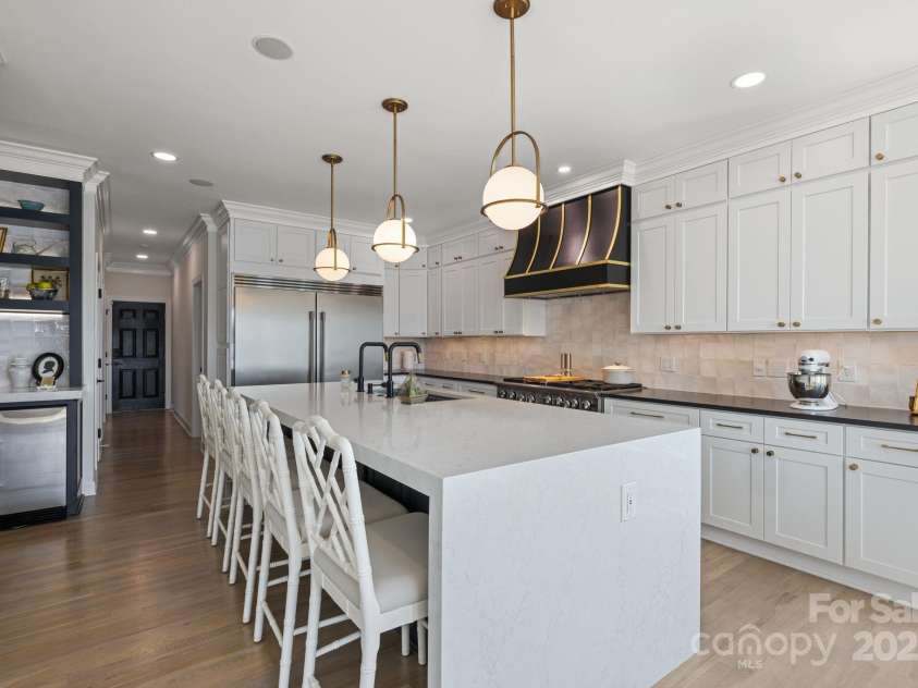 356 Yacht Road, Mooresville, NC 28117.  MLS# CAR4249554, YatesRealty ID 12280. Kitchen