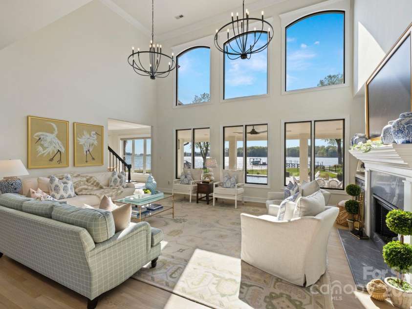 356 Yacht Road, Mooresville, NC 28117.  MLS# CAR4249554, YatesRealty ID 12280. Living Room