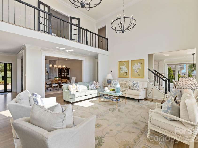 356 Yacht Road, Mooresville, NC 28117.  MLS# CAR4249554, YatesRealty ID 12280. Living Room