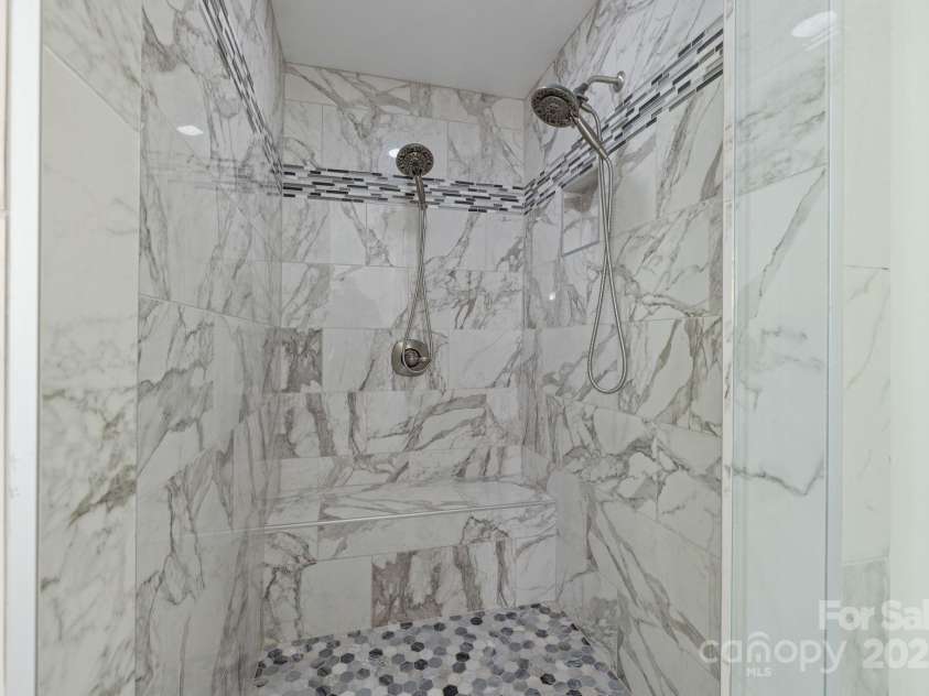 356 Yacht Road, Mooresville, NC 28117.  MLS# CAR4249554, YatesRealty ID 12280. Secondary Primary Bathroom