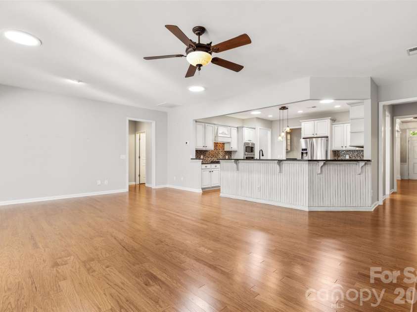 9332 Whistling Straits Drive, Fort Mill, SC 29707.  MLS# CAR4332758, YatesRealty ID 12280. Huge great room off kitchen
