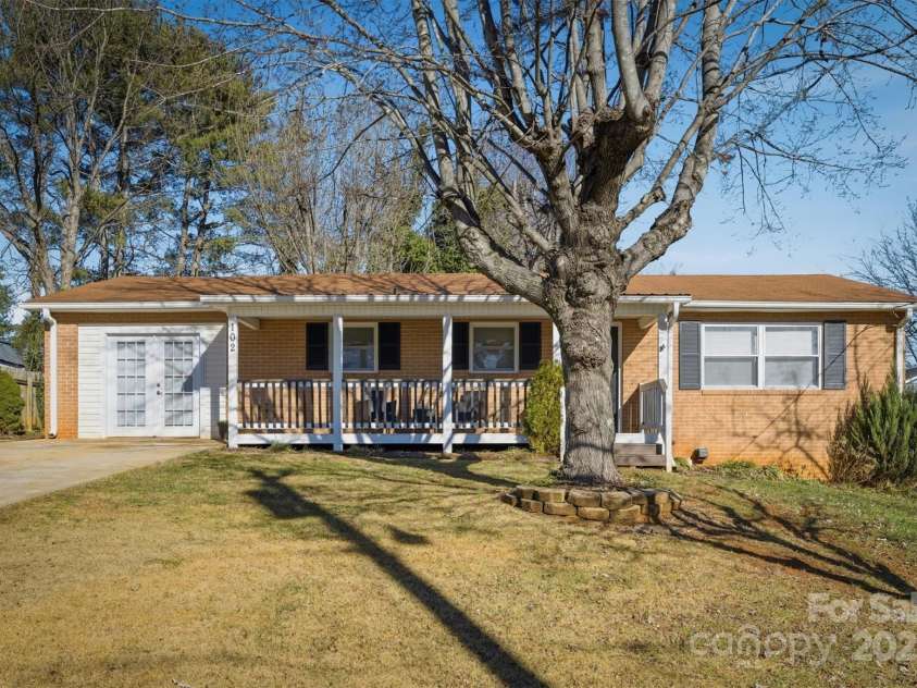 102 Page Street, Morganton, NC 28655.  MLS# CAR4328155, YatesRealty ID 12281. 