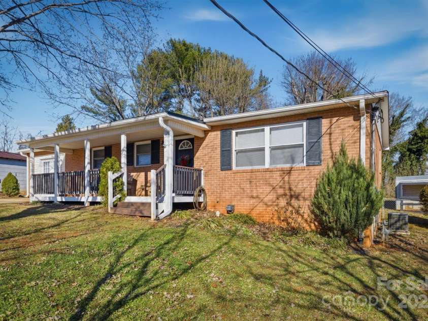 102 Page Street, Morganton, NC 28655.  MLS# CAR4328155, YatesRealty ID 12281. 