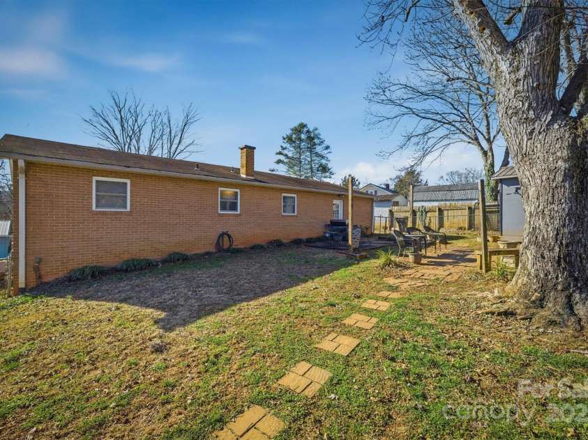 102 Page Street, Morganton, NC 28655.  MLS# CAR4328155, YatesRealty ID 12281. 