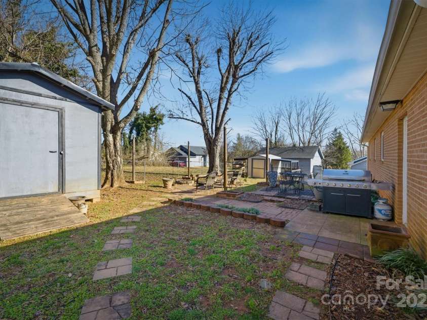 102 Page Street, Morganton, NC 28655.  MLS# CAR4328155, YatesRealty ID 12281. 