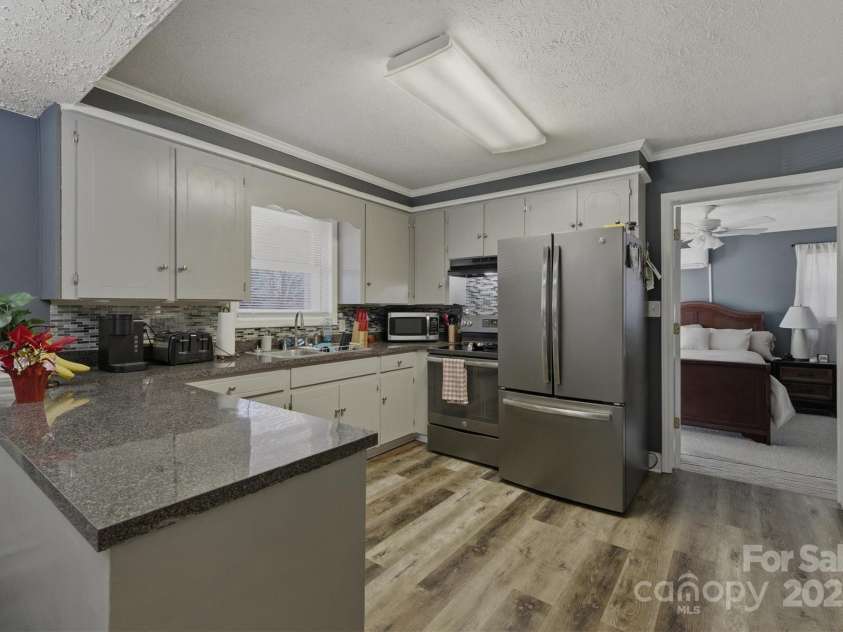 102 Page Street, Morganton, NC 28655.  MLS# CAR4328155, YatesRealty ID 12281. 