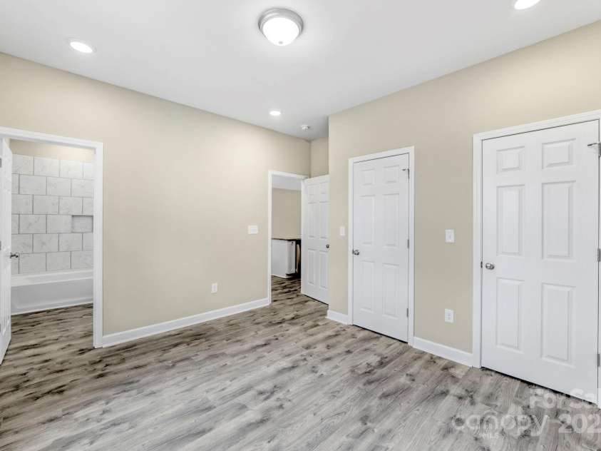 642 Harrison Street, Statesville, NC 28677.  MLS# CAR4239821, YatesRealty ID 12281. 