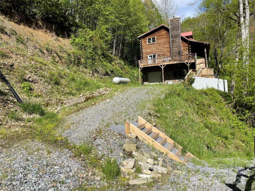 96 Trails End Lane, Maggie Valley, NC 28751.  MLS# CAR4254858, YatesRealty ID 12282. 