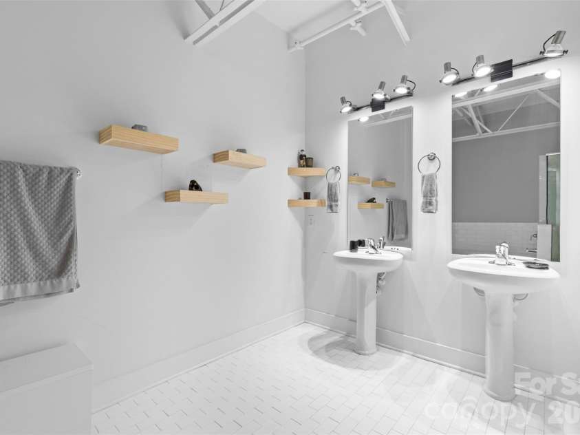 925 Westmere Avenue, Charlotte, NC 28208.  MLS# CAR4303836, YatesRealty ID 12284. 