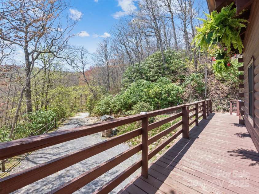 16 Sutton Knob Road, Maggie Valley, NC 28751.  MLS# CAR4256400, YatesRealty ID 12285. 