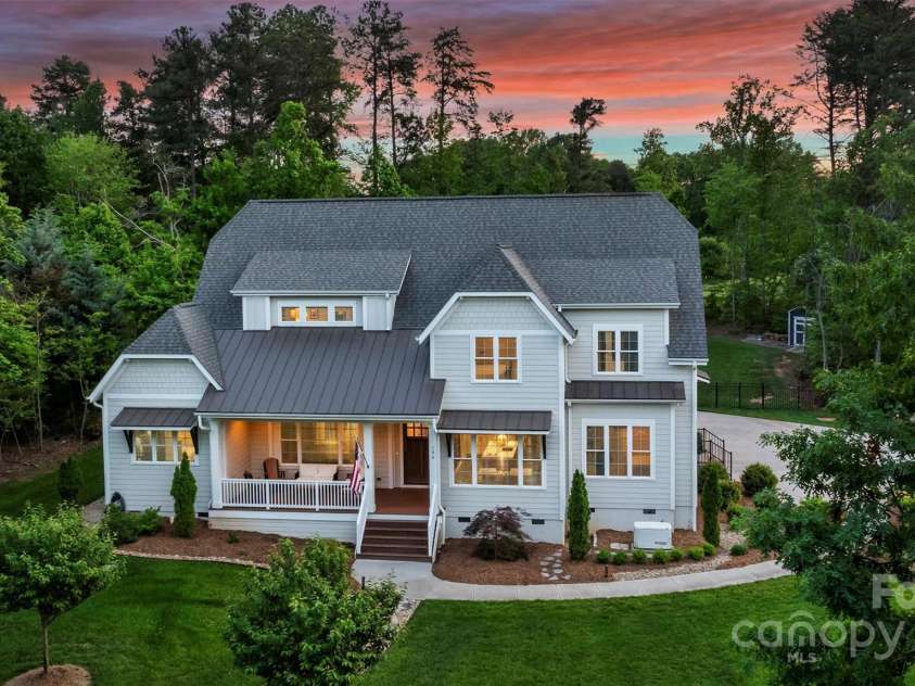 106 Thunder Hill Road, Mooresville, NC 28117.  MLS# CAR4253787, YatesRealty ID 12287. 
