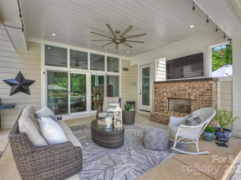 106 Thunder Hill Road, Mooresville, NC 28117.  MLS# CAR4253787, YatesRealty ID 12287. 