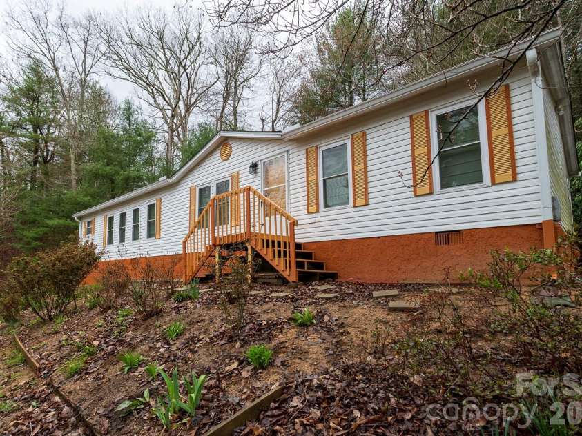 10 Savannah Circle, Leicester, NC 28748.  MLS# CAR4357937, YatesRealty ID 12288. 