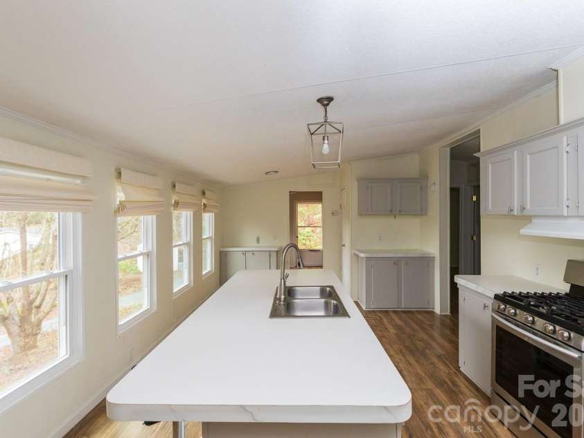 10 Savannah Circle, Leicester, NC 28748.  MLS# CAR4357937, YatesRealty ID 12288. 