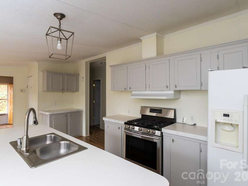 10 Savannah Circle, Leicester, NC 28748.  MLS# CAR4357937, YatesRealty ID 12288. 