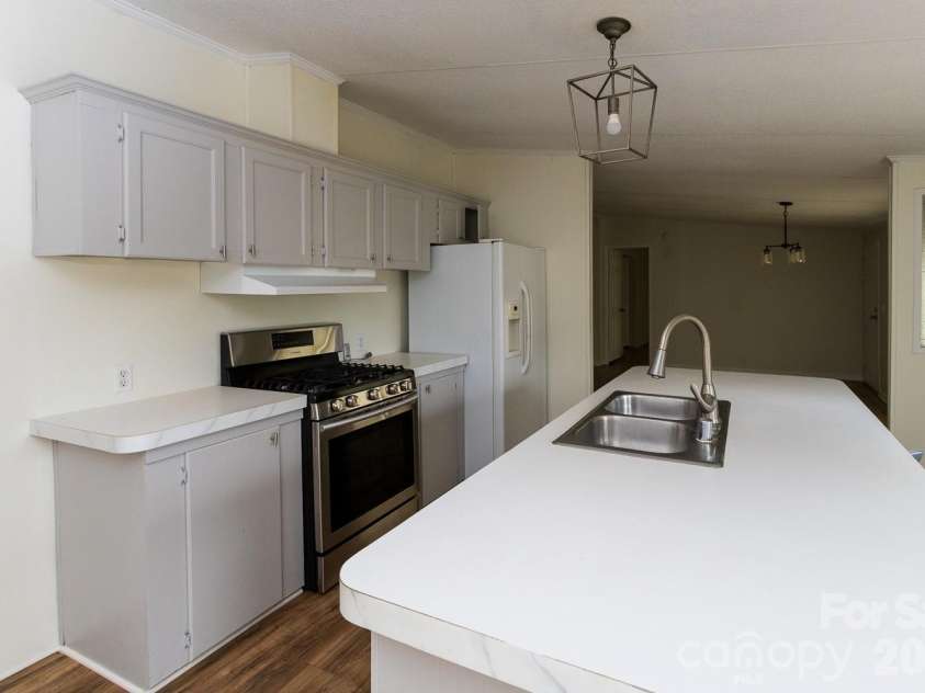 10 Savannah Circle, Leicester, NC 28748.  MLS# CAR4357937, YatesRealty ID 12288. 