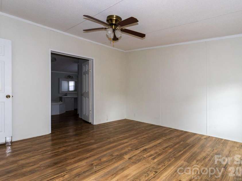 10 Savannah Circle, Leicester, NC 28748.  MLS# CAR4357937, YatesRealty ID 12288. 