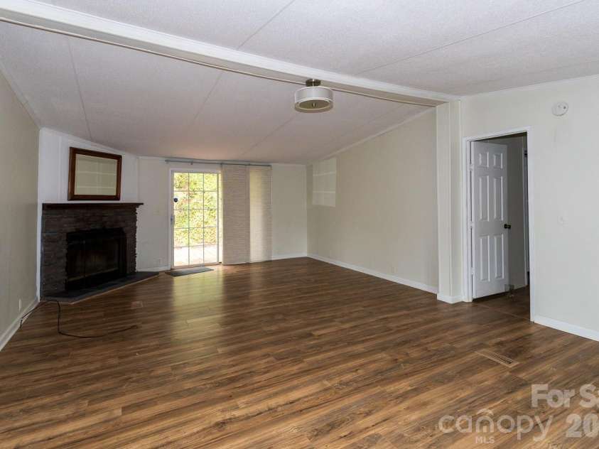 10 Savannah Circle, Leicester, NC 28748.  MLS# CAR4357937, YatesRealty ID 12288. 