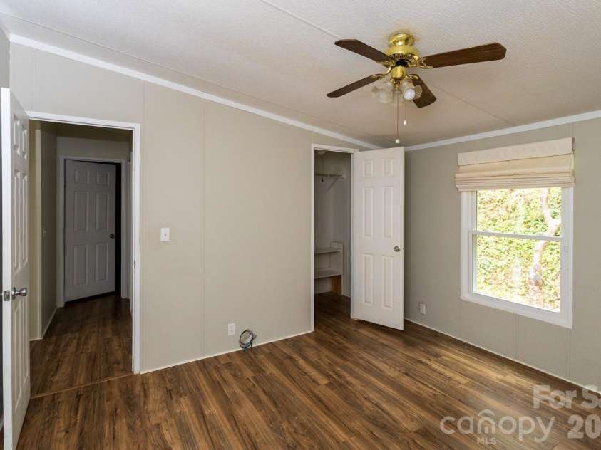 10 Savannah Circle, Leicester, NC 28748.  MLS# CAR4357937, YatesRealty ID 12288. 
