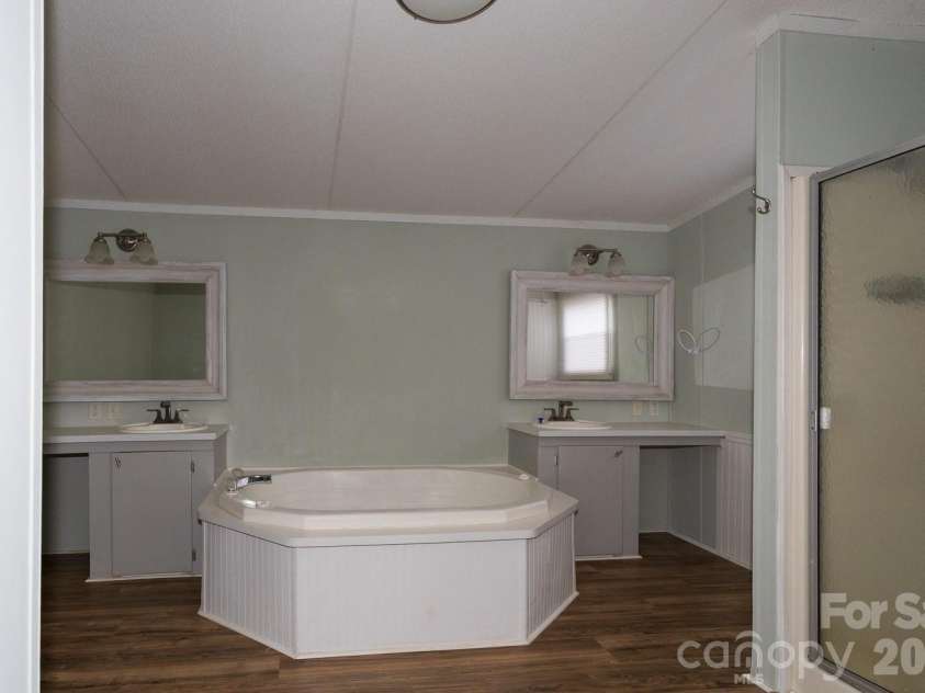 10 Savannah Circle, Leicester, NC 28748.  MLS# CAR4357937, YatesRealty ID 12288. 