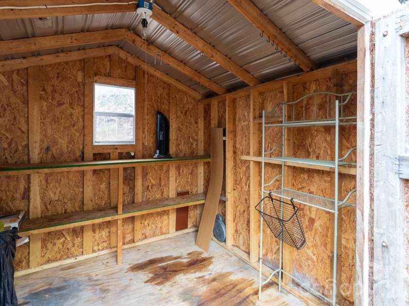 10 Savannah Circle, Leicester, NC 28748.  MLS# CAR4357937, YatesRealty ID 12288. 